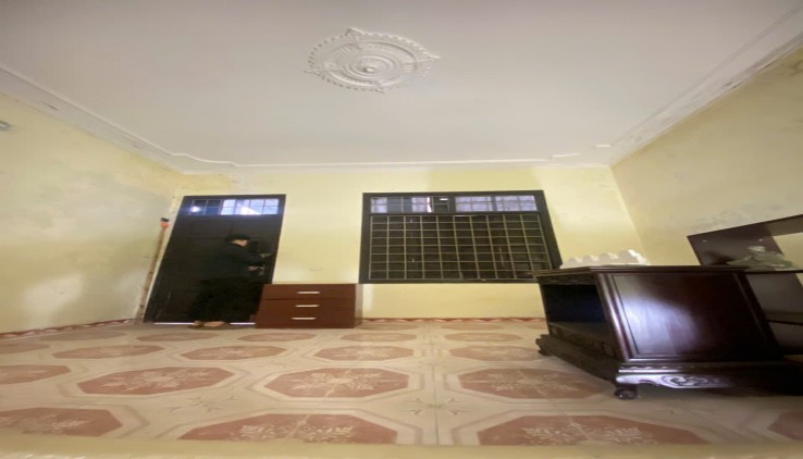 Cho thuê nhà nguyên căn ngõ 25 Lương Khánh Thiện, 30m2, 4 tầng, 2 ngủ, 8 Triệu